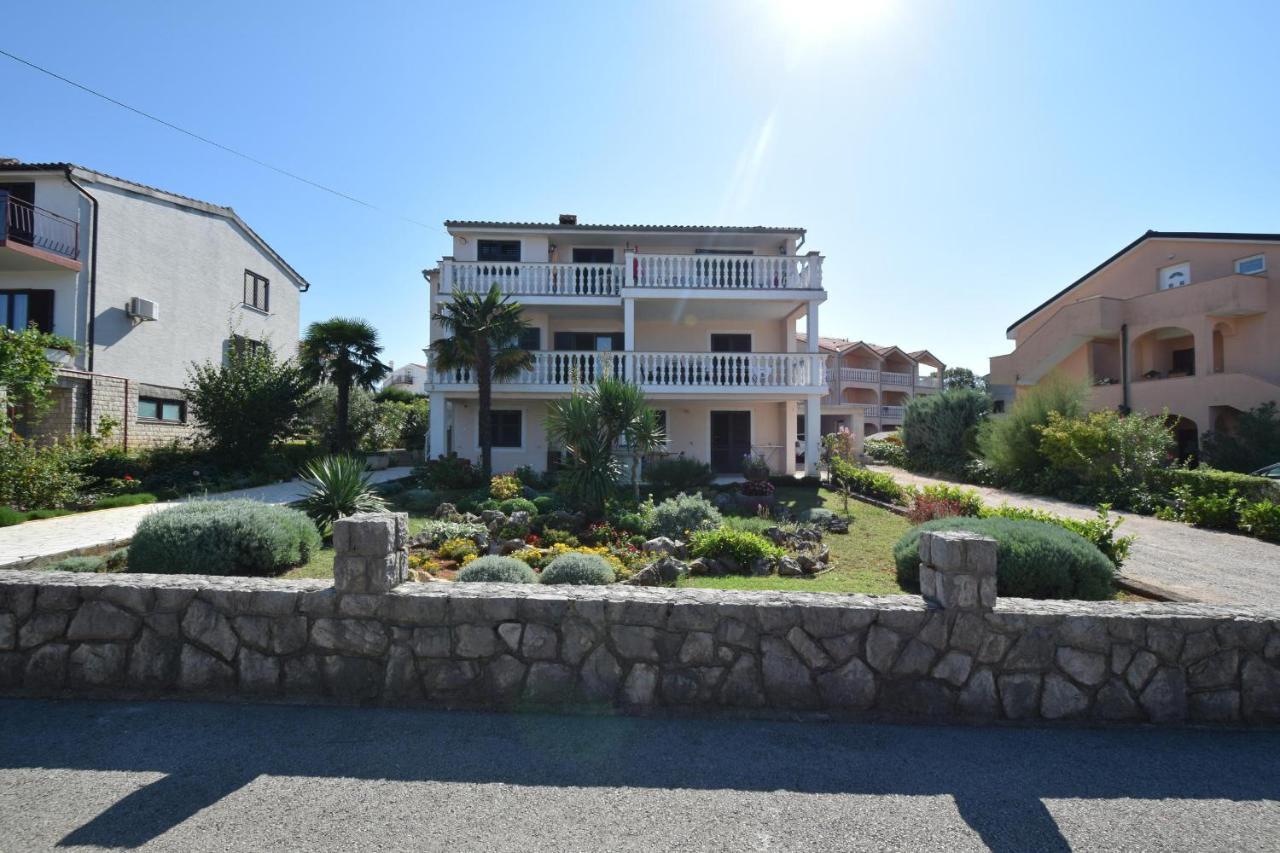 Apartments Marinela Njivice Eksteriør bilde