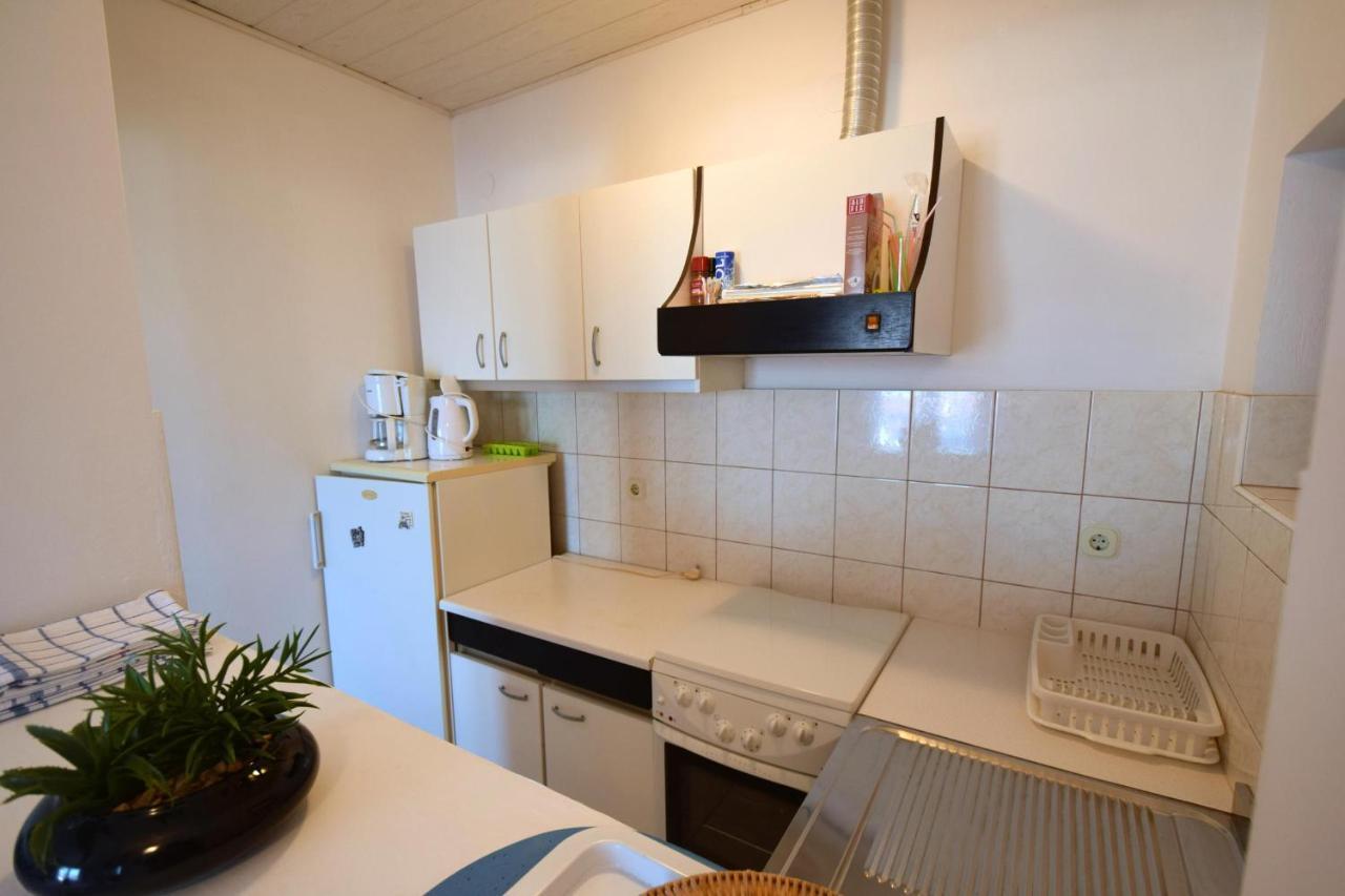 Apartments Marinela Njivice Eksteriør bilde